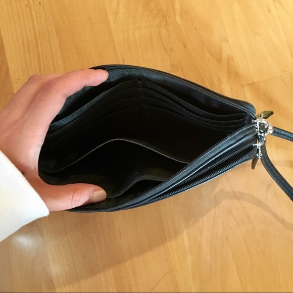 Coach genuine soft leather zip around wallet - Picture 5 of 8